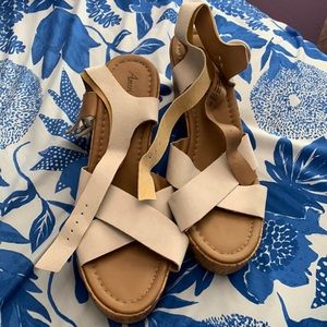 Payless American Eagle size 11 wedges NWT